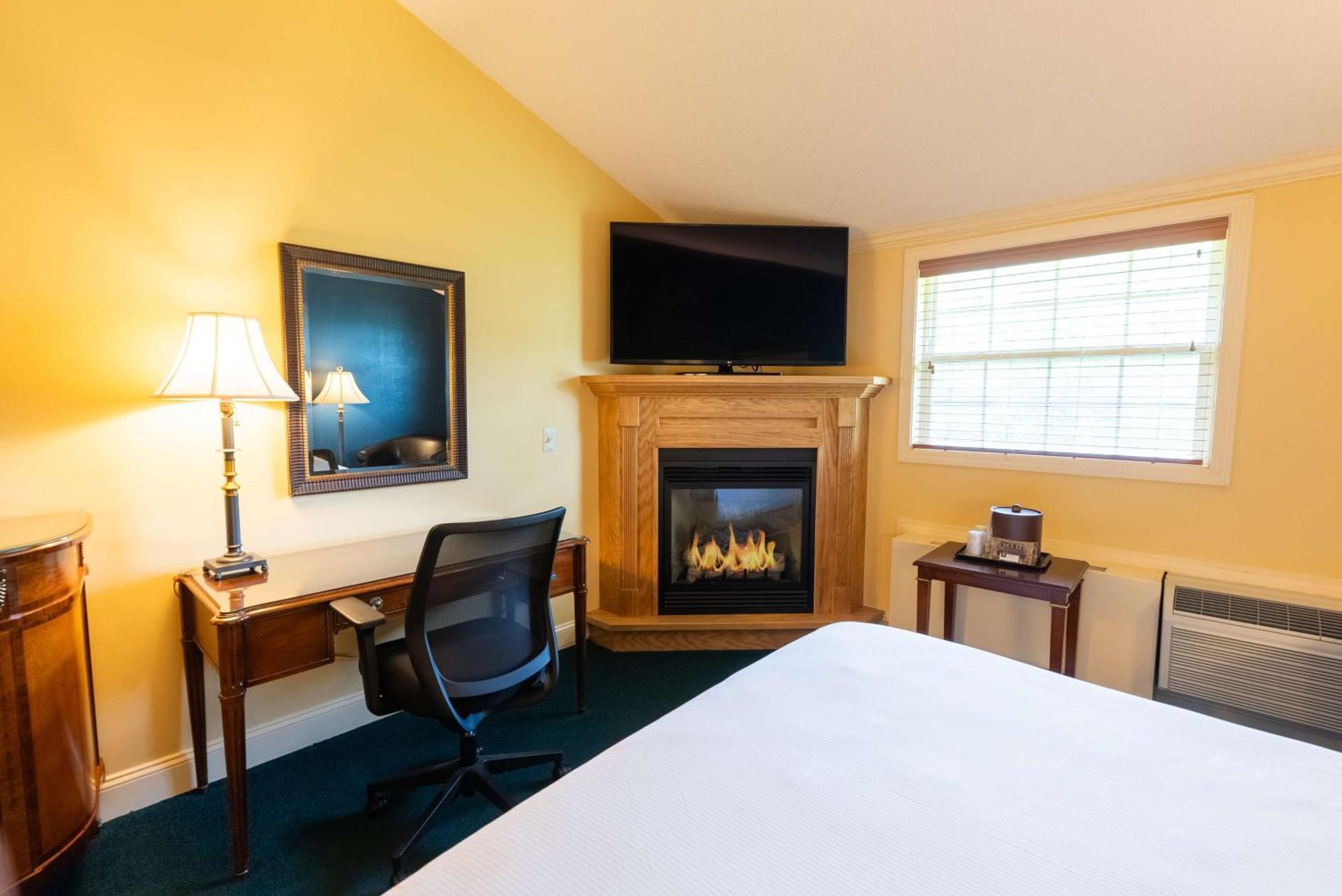 Fireside Inn & Suites Waterville Bagian luar foto